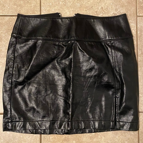 Dollskill skirt - Picture 2 of 4